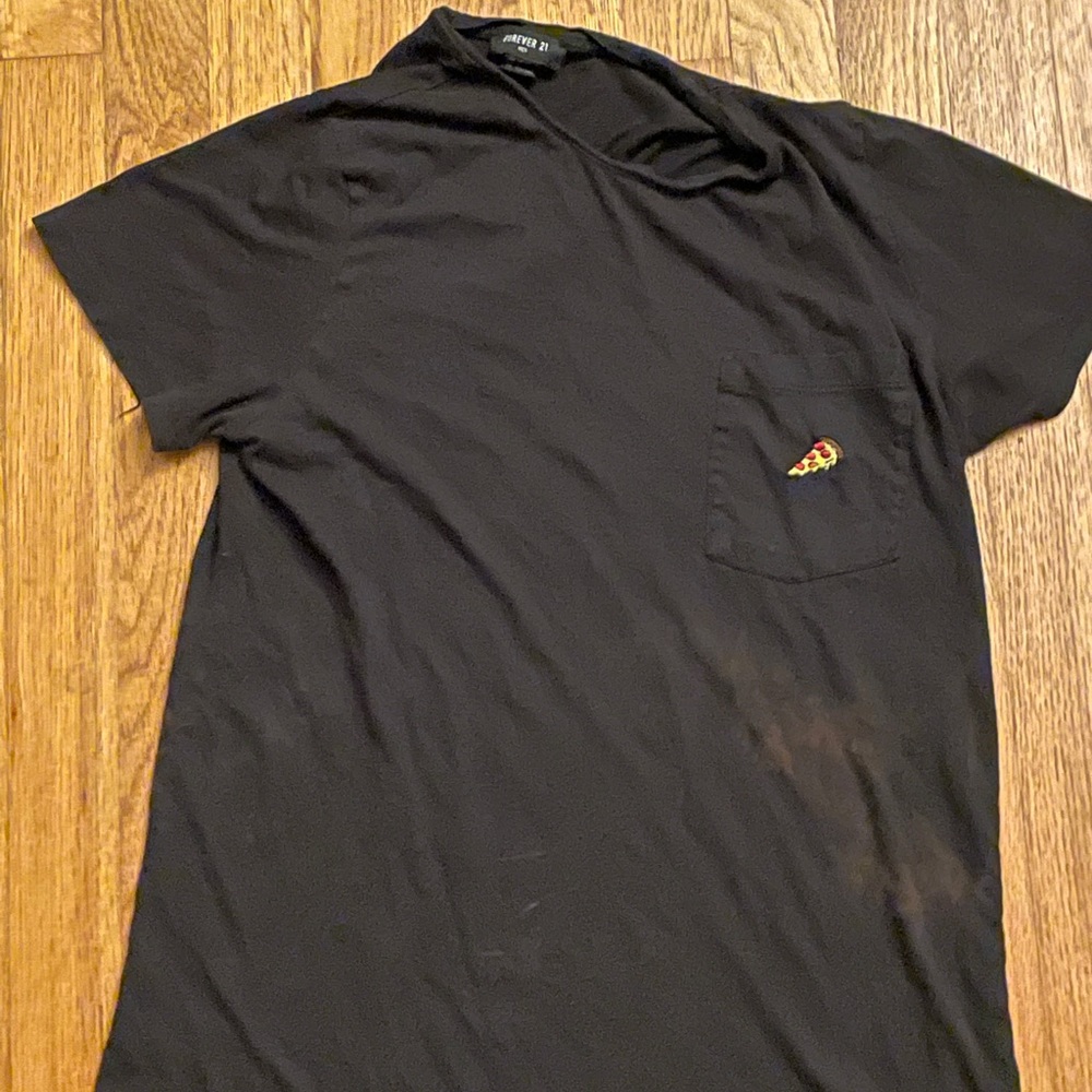 Black F21 pizza t-shirt